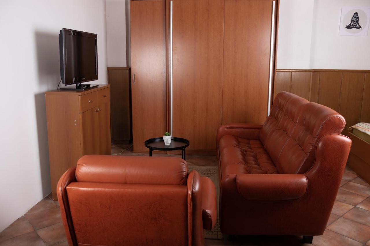 Apartma-Studio Ajdna Zirovnica Ngoại thất bức ảnh