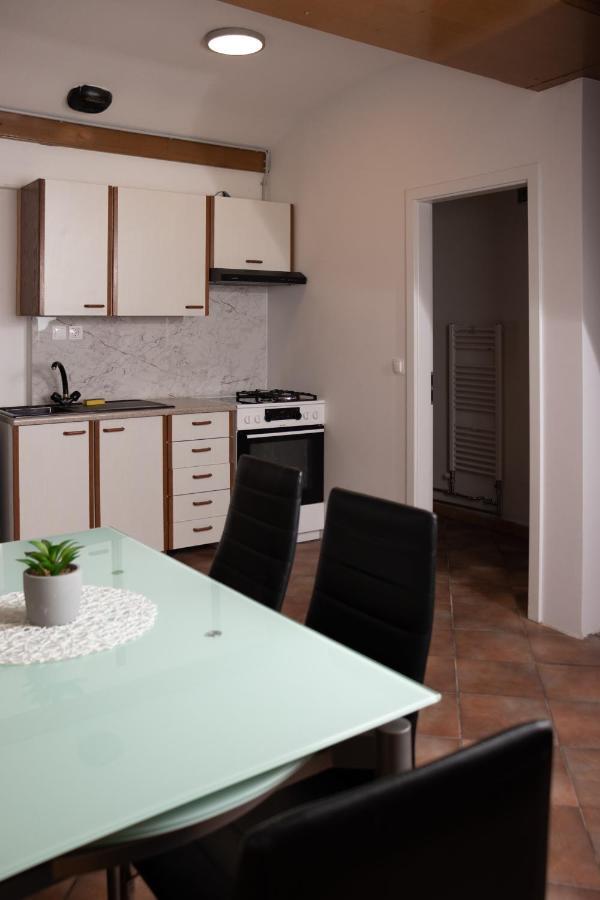 Apartma-Studio Ajdna Zirovnica Ngoại thất bức ảnh