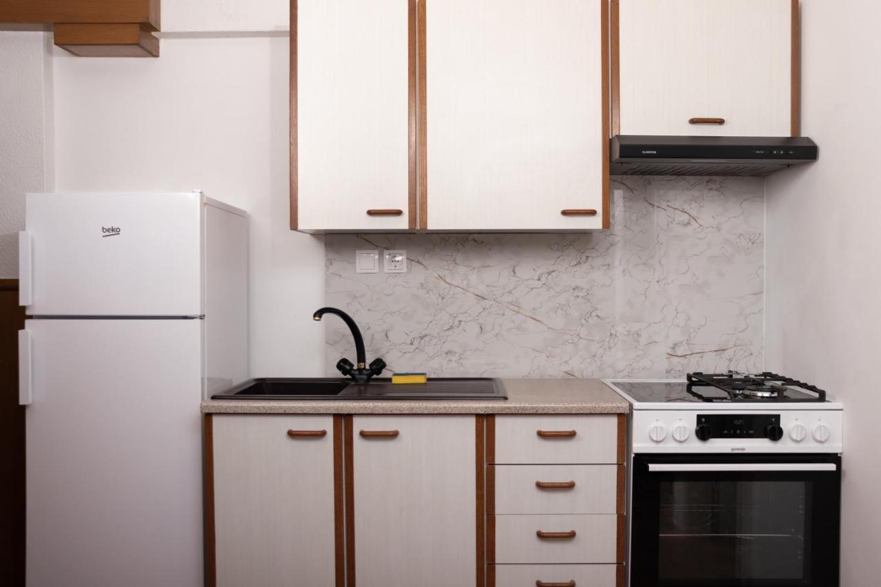 Apartma-Studio Ajdna Zirovnica Ngoại thất bức ảnh